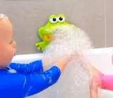 Іграшка для купання генератор піни Bubble Frog 18002 музична жабка
