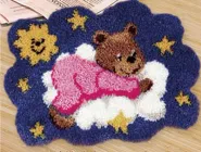 Набір для килимової вишивки килимок ведмедик в рожевому (основа-канва, нитки, гачок для килимової вишивки) (4696)