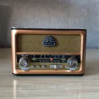 Радіоприймач від мережі з акумулятором і роз'ємом під батарейки, Bluetooth, USB, SD і двома ліхтариками