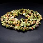 Намистини натуральний камінь на волосіні Яшма Геліотроп крихта, діаметр 7-9мм, довжина 85 см