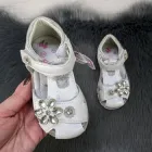 Босоніжки дитячі для дівчинки Фліп закриті білі 25 р (15,7 см) 5375