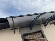 Готовий збірний навіс (дашок) над дверима Dash'Ok 2.05x1 м Hi-tech, чорний, кронштейн моноліт 3 мм, прозорий