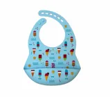 Силіконовий нагрудник з кишенею для дітей принт Морозиво, 1 шт. Блакитний