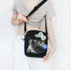 Сумка крос-боді y2k з прозорою кишенею для карточок + 4 значки Чорна