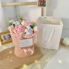 Букет в'язаних квітів (в'язані квіти) в подарунковому пакеті з підсвічуванням Рожевий