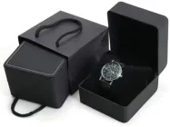 Подарункова коробка для браслетів і годинників Чорна. Стильний футляр з подушечкою та пакетом із ручками