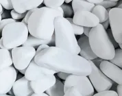 Декоративний камінь — Біла мармурова галька, фракція 20–30 мм, мішок 25 кг