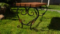 Кована лавка на кладовищі 1,2 м розбірна без спинки лавка з металу і дерева лавочка