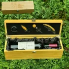 Дерев’яна бамбукова коробка для вина з персональним гравіюванням та аксесуарами