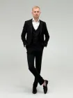 Класичний чорний чоловічий костюм трійка приталений 46