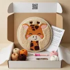 Набір для килимової вишивки (Punch Needle) Арт Моне плюс Жирафа діаметр 30 см на круглому підрамнику