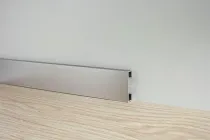 Дизайнерський прямокутний плінтус Profilpas Metal line 89 висота 80 мм анодоване срібло (Metal Line 89/8)