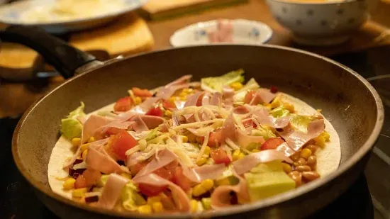 Рецепт піци на сковороді: швидко, просто і смачно