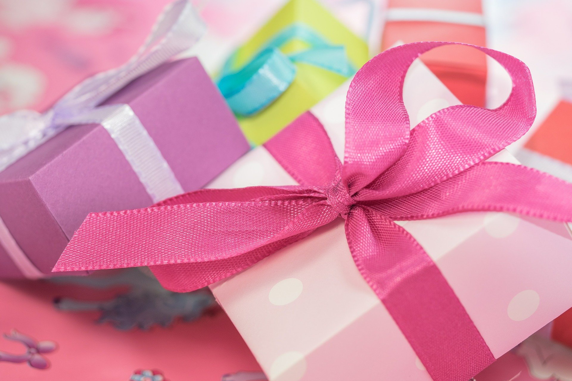 Как выбрать необычный подарок дочери на День Рождение 25 лет