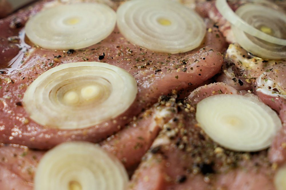 Рецепт шашлику зі свинини з цибулею